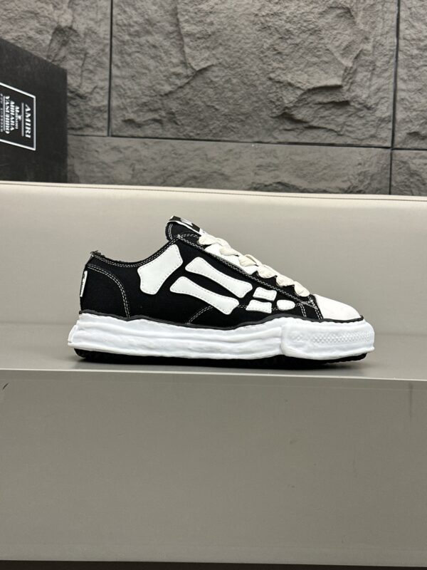 Amiri Denim Low Cut Casual Sports Shoes For Men And Women - Image 4
