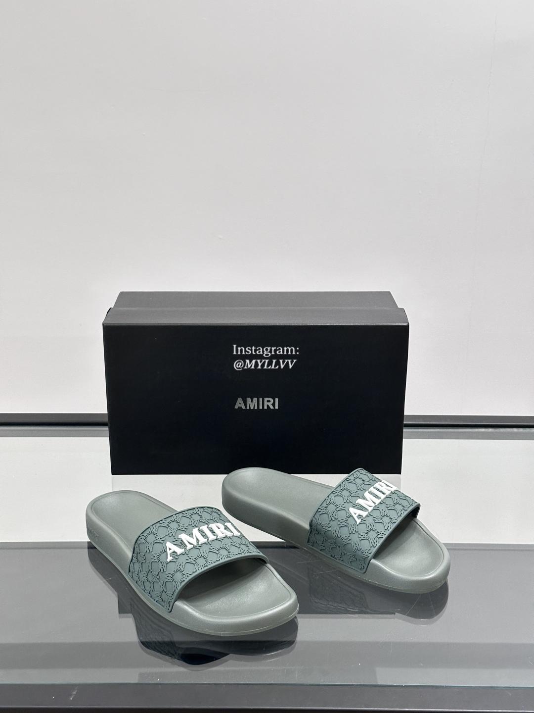 Amiri Embossed Men's Slippers With Unique Patterns - Image 4