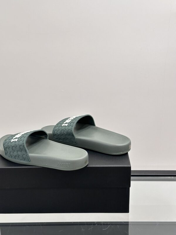 Amiri Embossed Men's Slippers With Unique Patterns - Image 7