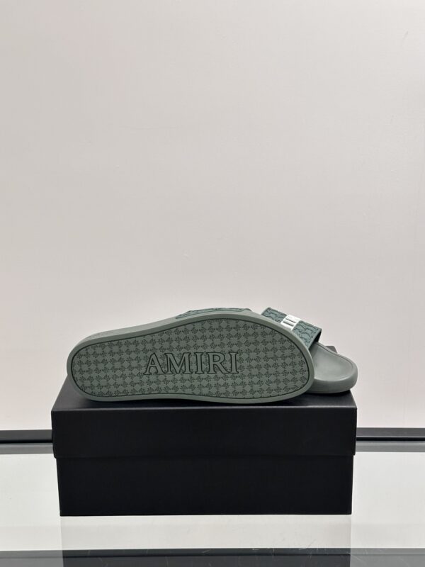 Amiri Embossed Men's Slippers With Unique Patterns - Image 9
