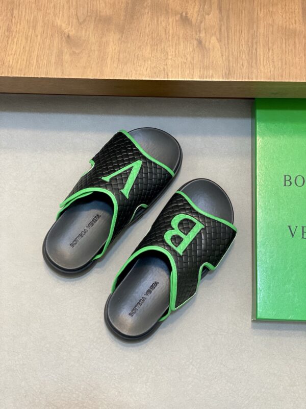 Bottega Veneta Spring Summer Cowhide Men's Slippers - Image 3