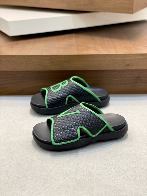 Bottega Veneta Spring Summer Cowhide Men's Slippers