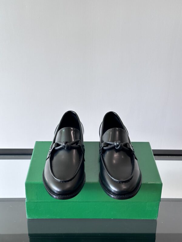 Bottega Veneta Cowhide Leather One Foot Casual Loafers - Image 3