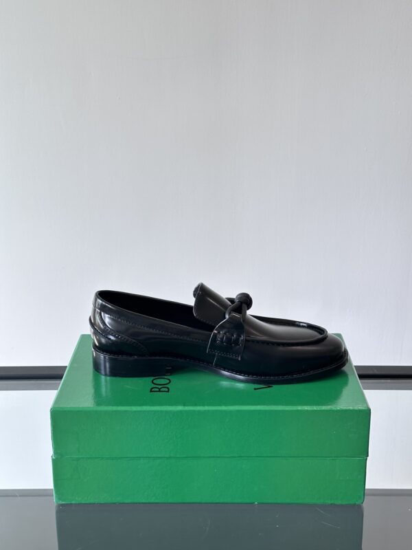 Bottega Veneta Cowhide Leather One Foot Casual Loafers - Image 6