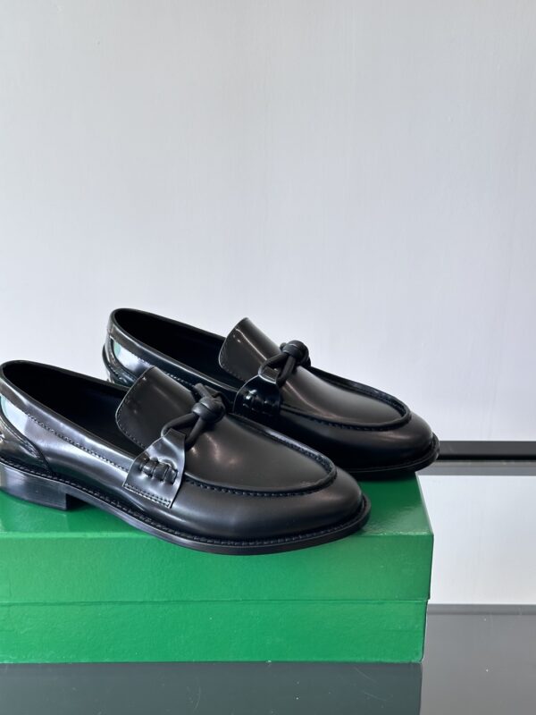 Bottega Veneta Cowhide Leather One Foot Casual Loafers - Image 8