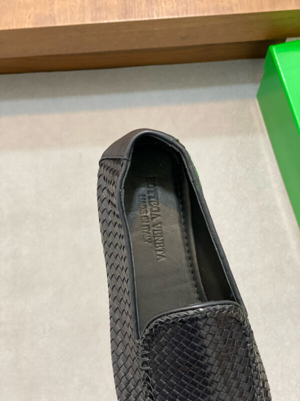 Bottega Veneta Men's Cowhide Leather Weaving Craft Loafers - Image 7