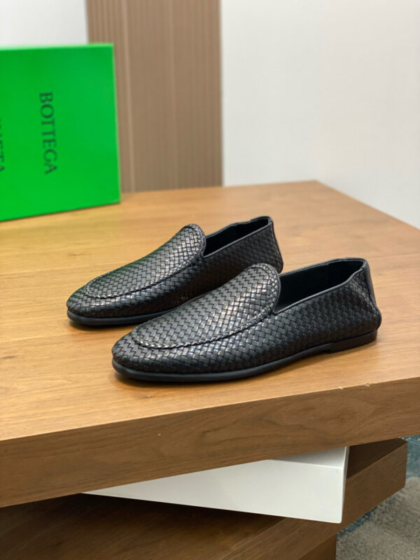 Bottega Veneta Men's Cowhide Leather Weaving Craft Loafers