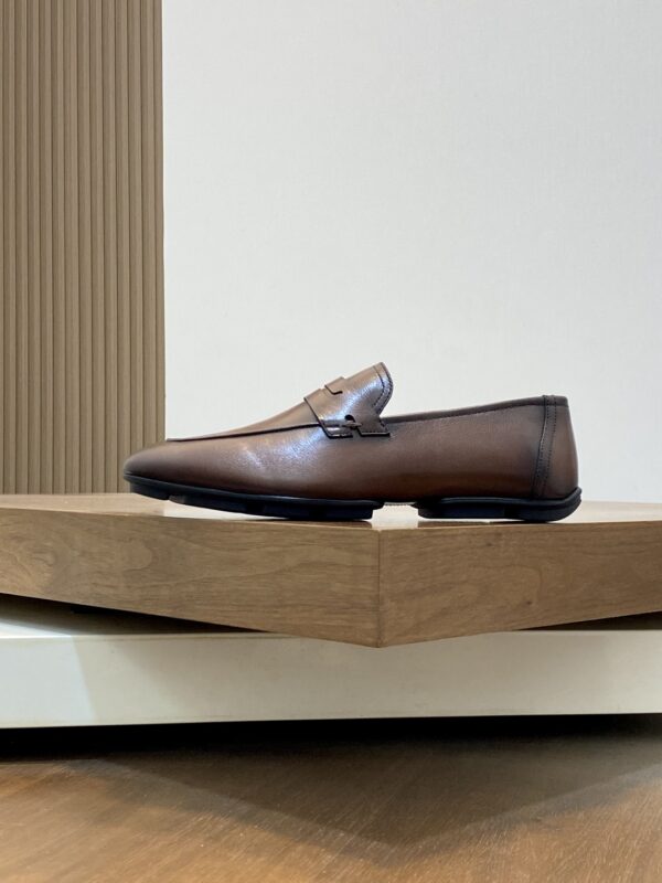 Berluti Lorenzo Drive Camoscio Men's High Quality Cowhide Leather Loafers - Image 4