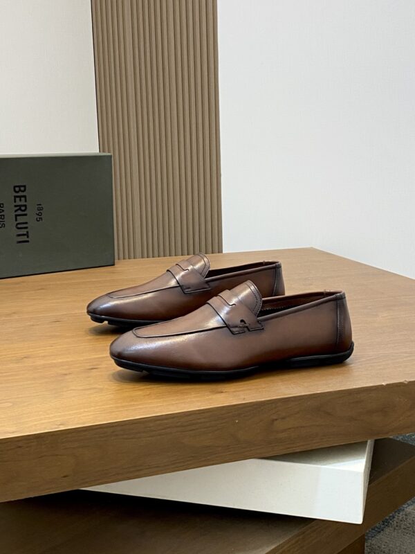 Berluti Lorenzo Drive Camoscio Men's High Quality Cowhide Leather Loafers