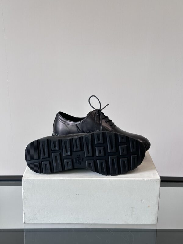 Berluti Low Cut Casual Cowhide Leather Sneakers - Image 9