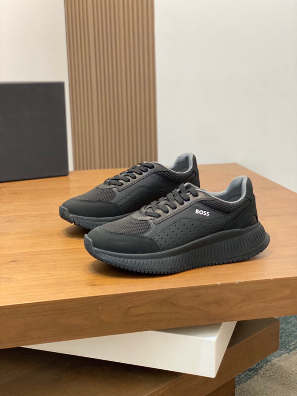 Boss Premium Men's Cowhide Leather Splicing Mesh Sports Shoes