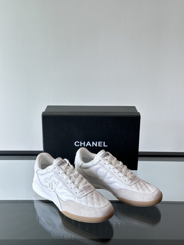 Chanel Panda Colored Light Diamond Grid Tennis Shoes