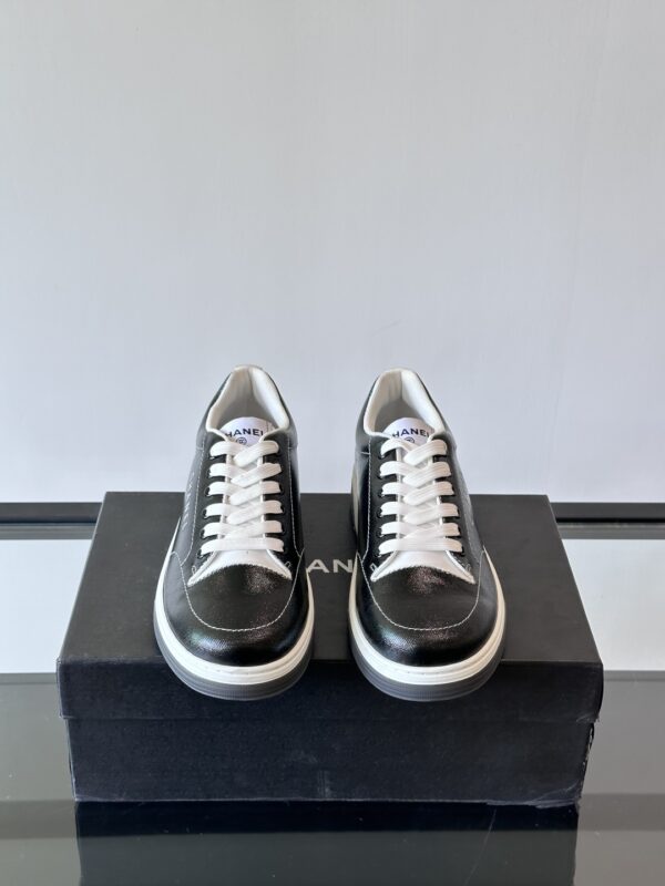 Chanel New Cowhide Leather Casual Embroidered White Shoes - Image 3