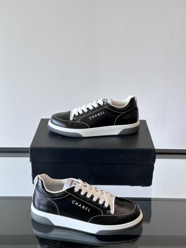 Chanel New Cowhide Leather Casual Embroidered White Shoes - Image 5