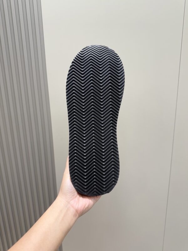 Dolce & Gabbana Cushion Splicing Material Men's Sports Shoes - Image 9