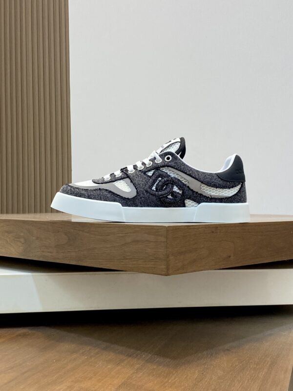 Dolce & Gabbana Men's Interlocking Double G Casual Shoes - Image 3