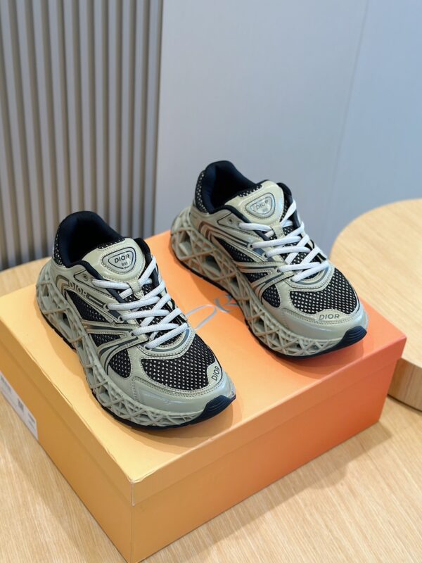 Christian Dior Kaws X Dior B35 NXT Men's Sports Shoes - Image 2