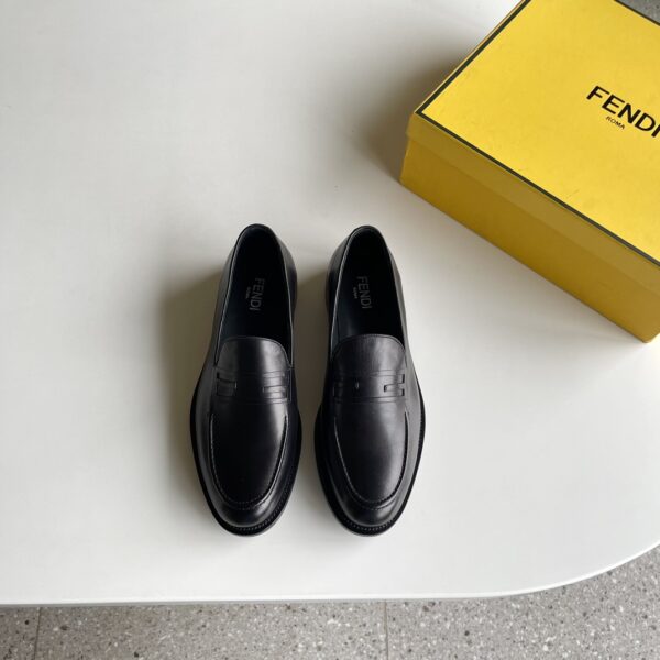 Fendi O'Lock Men's Cowhide Leather Casual Loafers - Image 2
