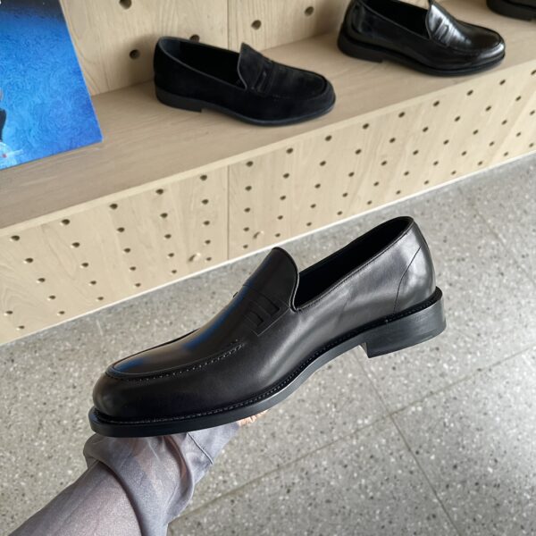 Fendi O'Lock Men's Cowhide Leather Casual Loafers - Image 8