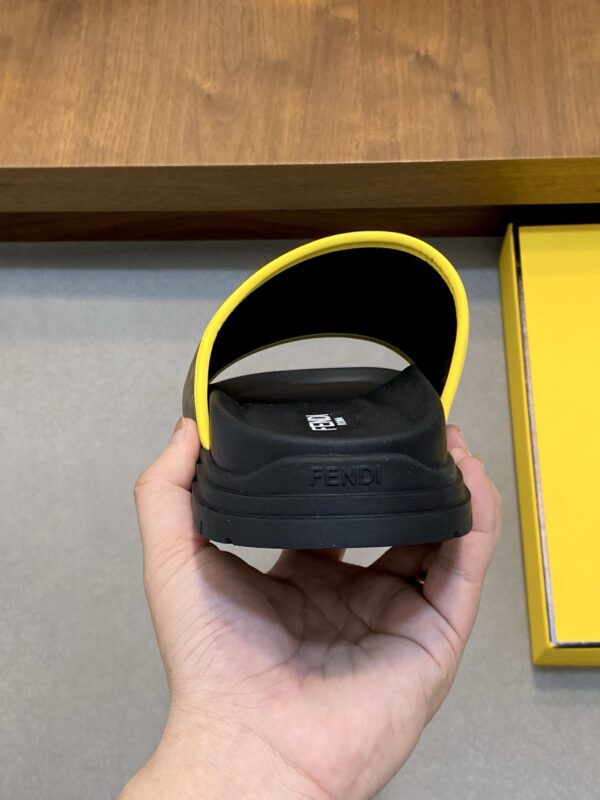 Fendi New Men's Canvas Double F Letter Slippers - Image 9