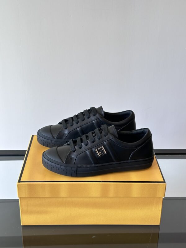 Fendi Domino Cowhide Leather Comfortable Casual Sports Shoes - Image 4