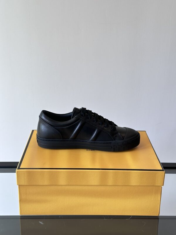 Fendi Domino Cowhide Leather Comfortable Casual Sports Shoes - Image 6