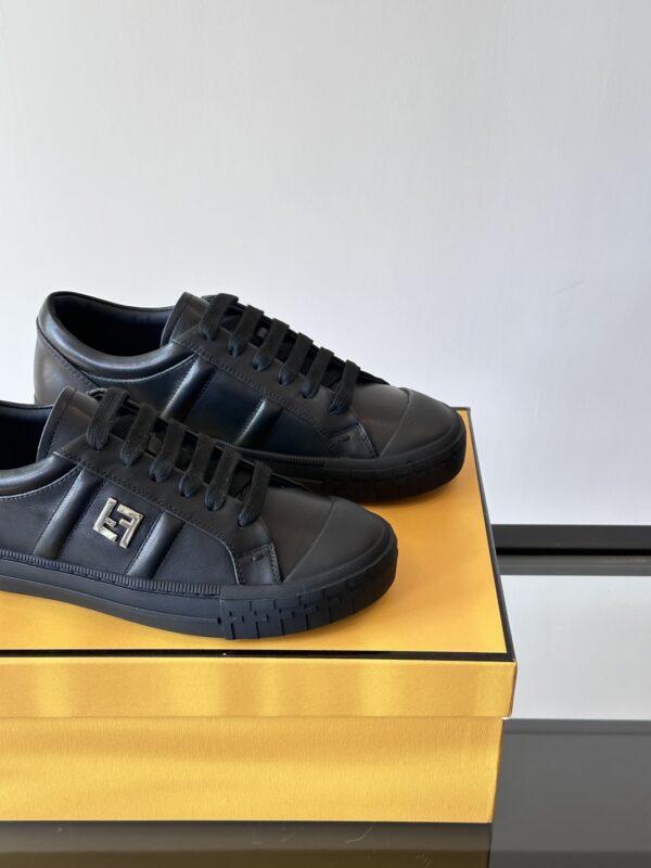 Fendi Domino Cowhide Leather Comfortable Casual Sports Shoes - Image 8