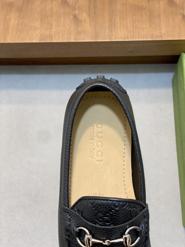 Gucci Men's Classic Cowhide Leather Bean Shoes - Image 7
