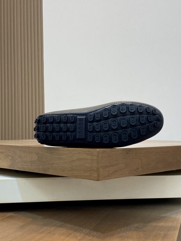 Gucci Men's Classic Cowhide Leather Bean Shoes - Image 9