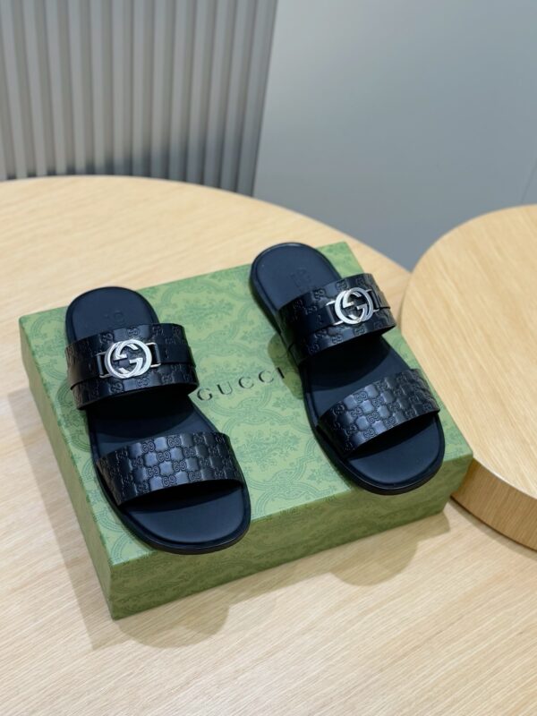 Gucci Men's Cowhide Leather Interlocking Double G Slippers - Image 2