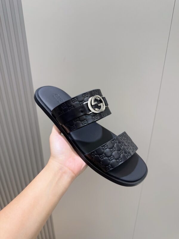 Gucci Men's Cowhide Leather Interlocking Double G Slippers - Image 5