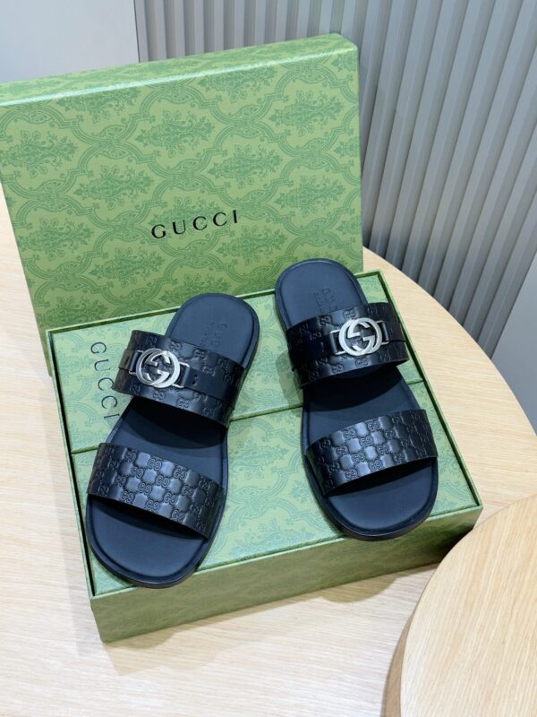 Gucci Men's Cowhide Leather Interlocking Double G Slippers - Image 7