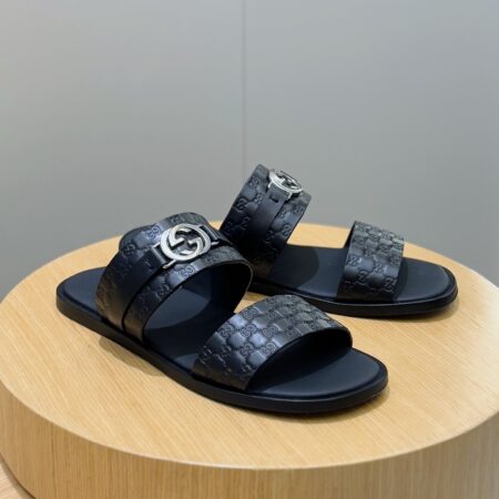 Gucci Men's Cowhide Leather Interlocking Double G Slippers