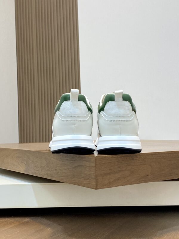 Gucci Men's New Cowhide Leather Casual Sports Shoes - Image 8