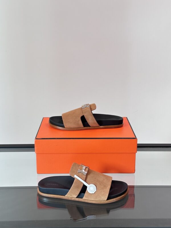 Hermes High End Cowhide Leather Outsole Men's Slippers - Image 5