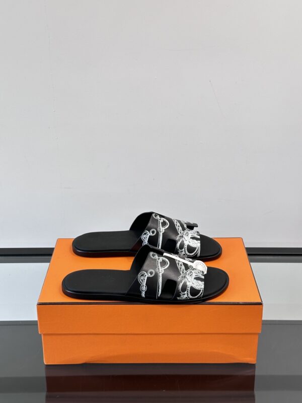 Hermes High Quality Cowhide Leather Outsole Men's Slippers - Image 2