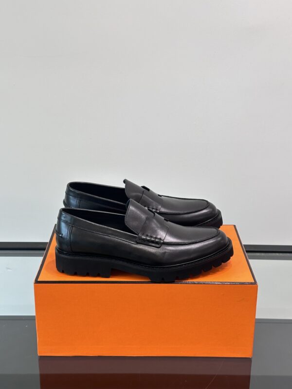 Hermes High End Boutique Men's Low Cut Casual Leather Shoes - Image 2
