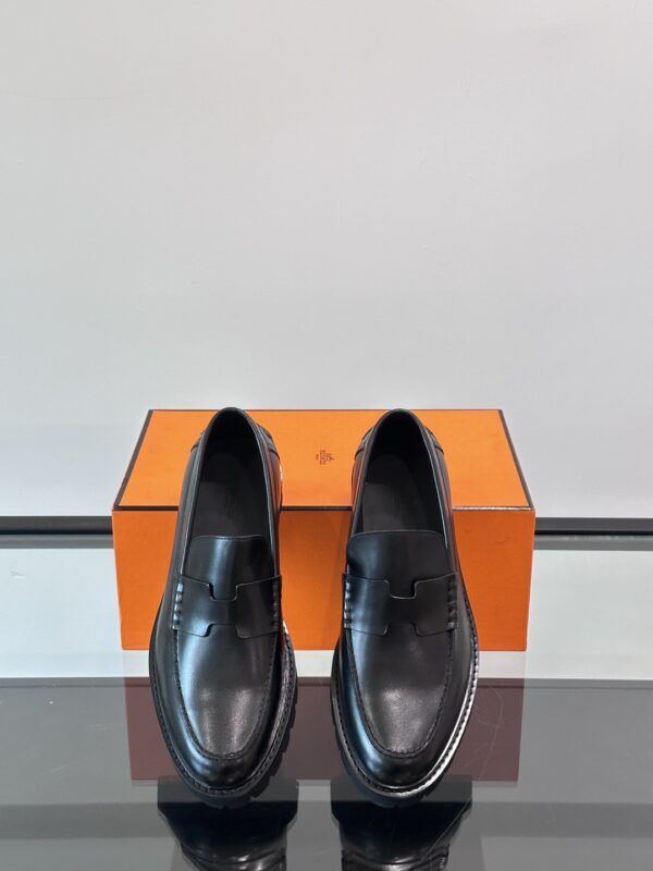 Hermes High End Boutique Men's Low Cut Casual Leather Shoes - Image 6