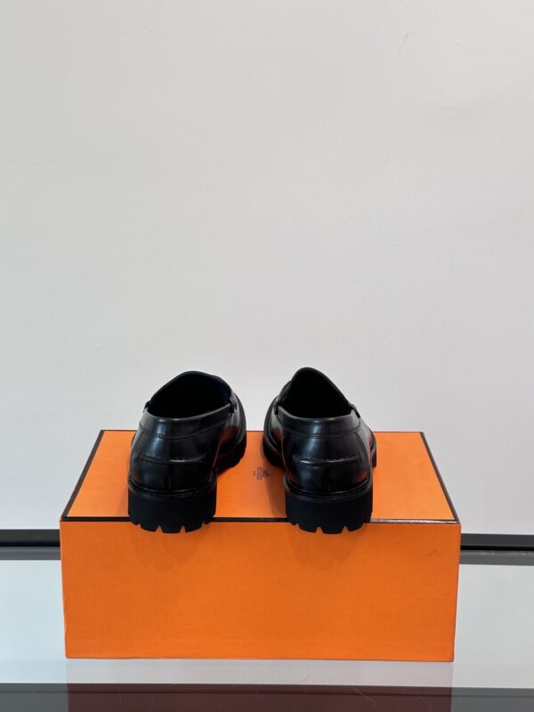 Hermes High End Boutique Men's Low Cut Casual Leather Shoes - Image 7