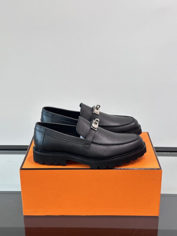 Hermes High End Boutique Low Cut Casual Leather Shoes - Image 2