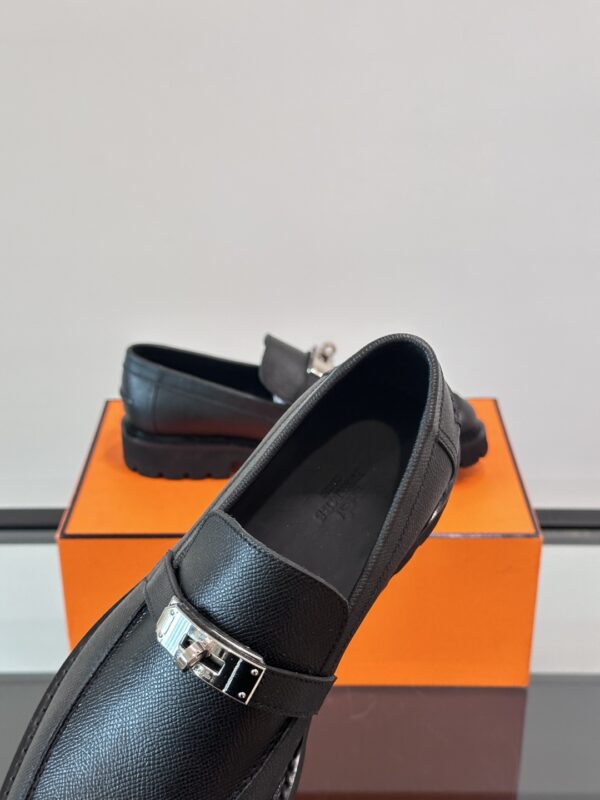 Hermes High End Boutique Low Cut Casual Leather Shoes - Image 8