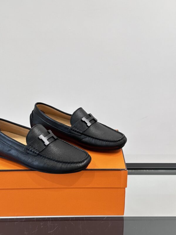 Hermes Men's High End Boutique Low Cut Casual Loafers - Image 8
