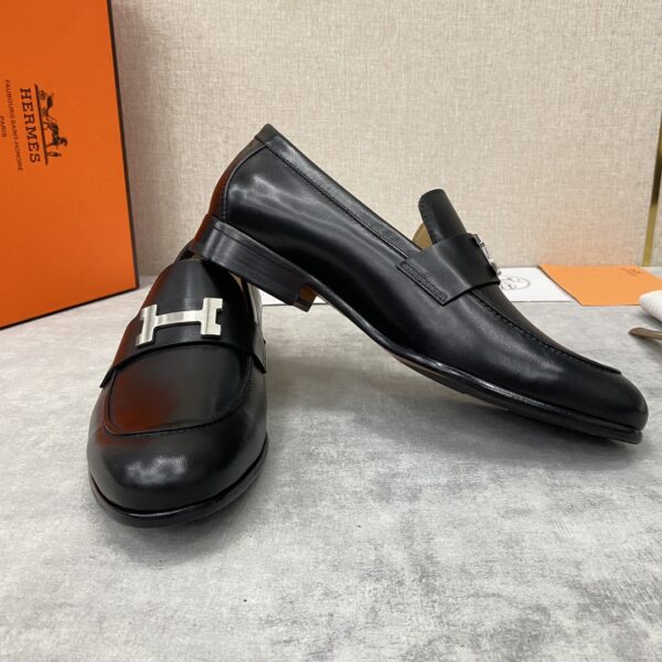 Hermes High Quality Cowhide Leather Letter Loafers - Image 5