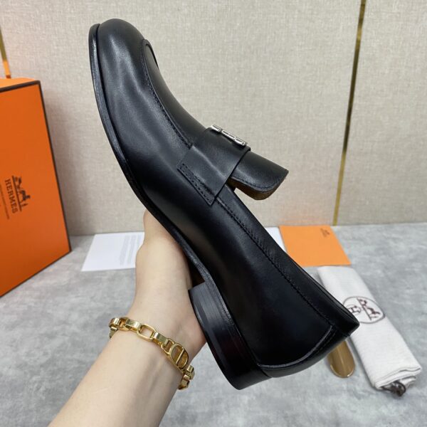 Hermes High Quality Cowhide Leather Letter Loafers - Image 8