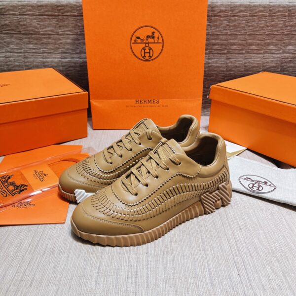 Hermes High Quality 24ss Couple's Early Spring White Shoes