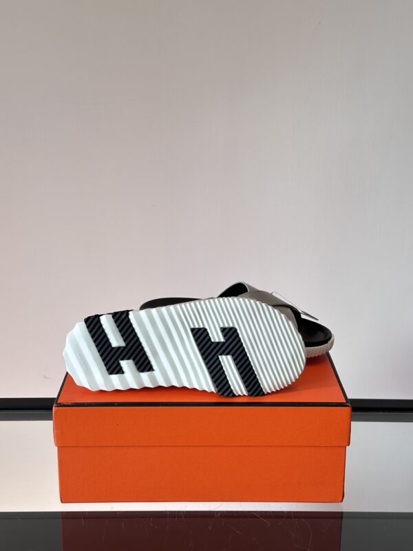 Hermes High End Molded Large Soled Men's Slippers - Image 9