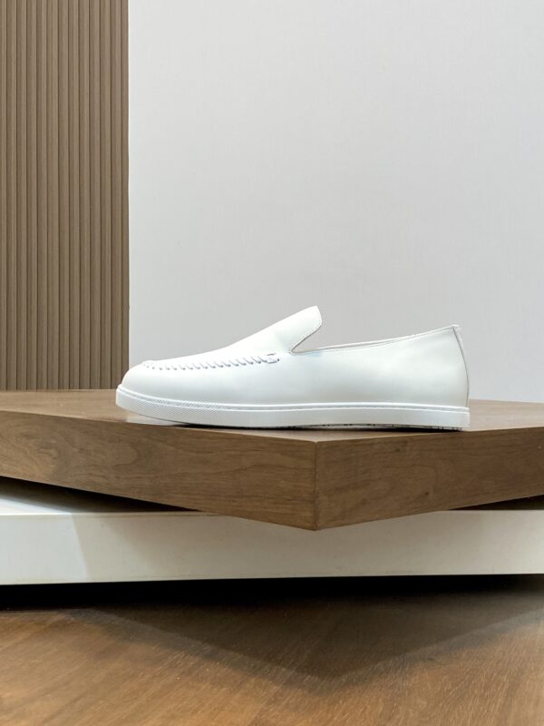 Hermes Men's Top Layer Cowhide Leather Comfortable Casual Loafers - Image 3