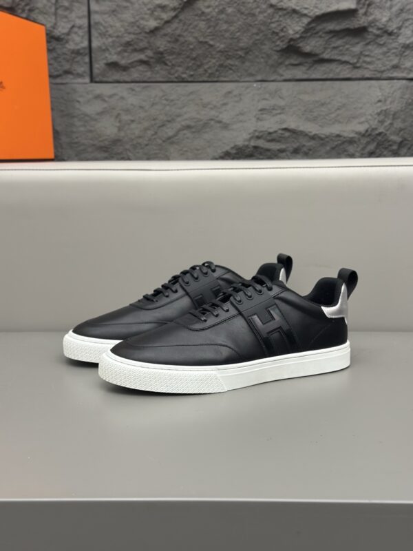 Hermes Men's Cowhide Leather Comfortable Casual Sport Shoes