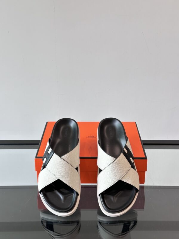 Hermes High End Cowhide Leather Molded Large Soled Men's Slippers - Image 6