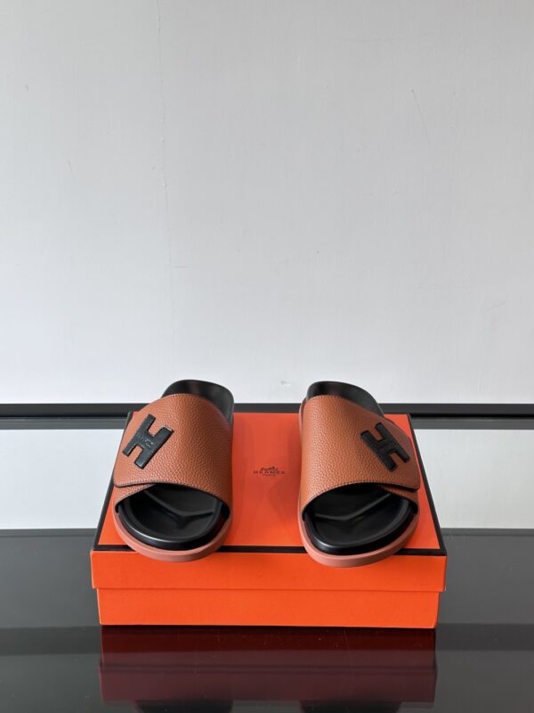 Hermes Cowhide Leather Molded Large Soled Men's Slippers - Image 3